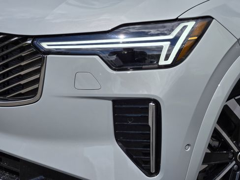 New 2026 Volvo XC90 B6 Ultra image 9