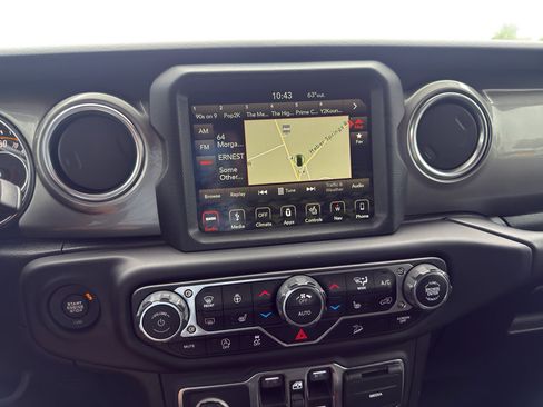 Used 2019 Jeep Wrangler Unlimited Sahara w/ Dual Top Group AWD/4WD image 20