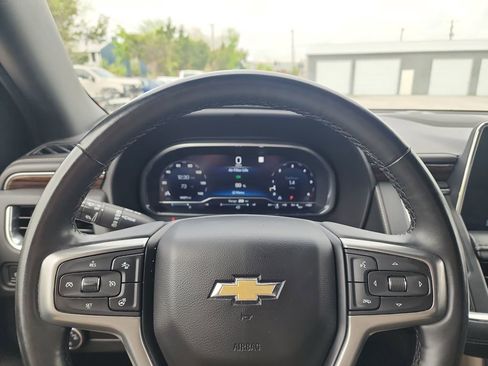 Used 2023 Chevrolet Suburban Premier image 20