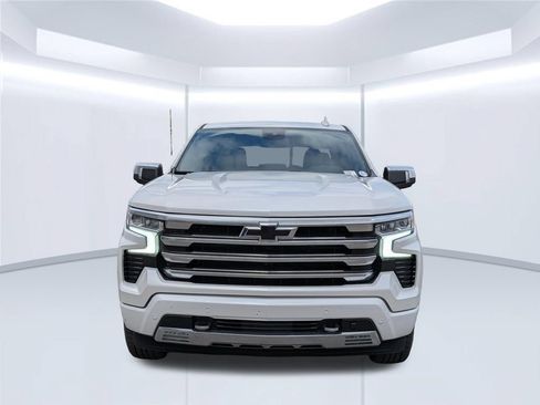 Used 2024 Chevrolet Silverado 1500 High Country AWD/4WD image 9