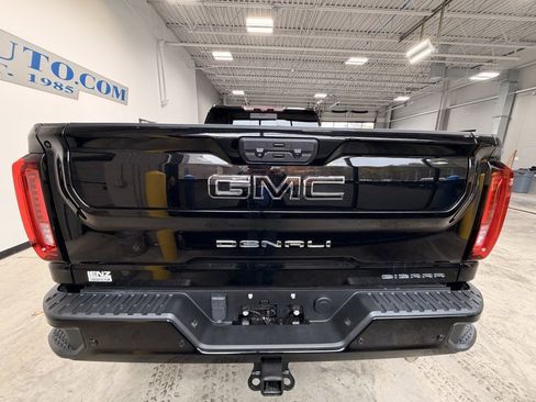 Used 2021 GMC Sierra 3500 Denali w/ Denali Black Diamond Edition image 7