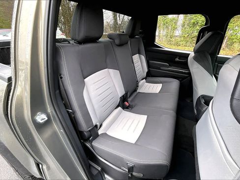 Certified 2025 Toyota Tacoma TRD Off-Road image 18