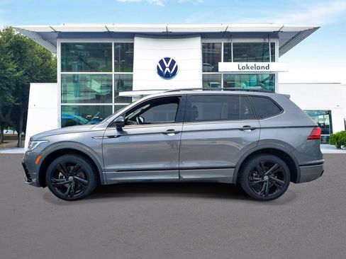 Used 2023 Volkswagen Tiguan SE R-Line FWD image 5