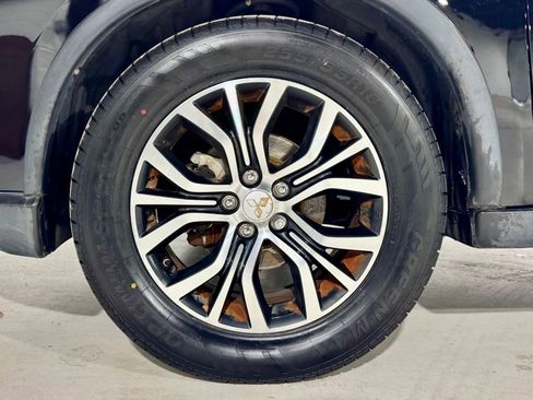 Used 2016 Mitsubishi Outlander SE image 30