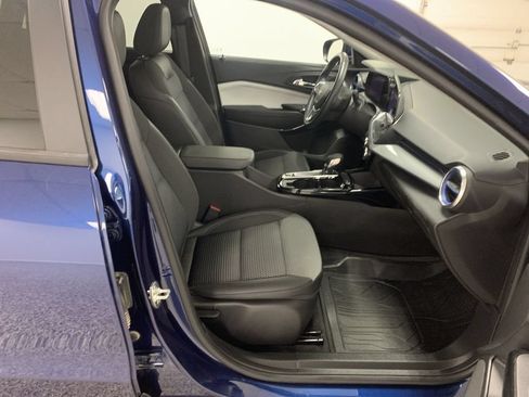 Used 2024 Chevrolet Trax LT w/ Driver Confidence Package FWD image 18