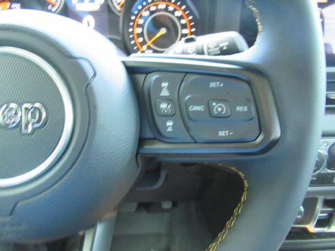 Used 2024 Jeep Wrangler Unlimited Sport AWD/4WD image 26