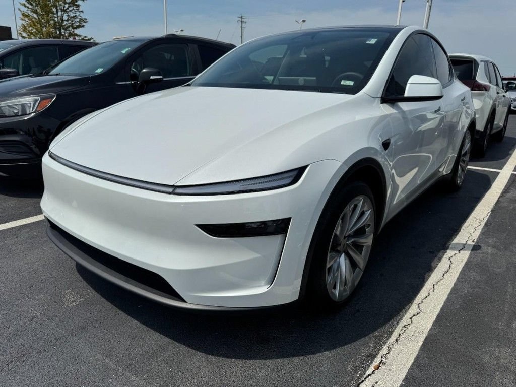 Used 2026 Tesla Model Y Long Range AWD/4WD image 3