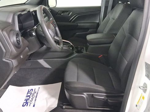 Used 2023 Chevrolet Colorado Trail Boss w/ Safety Package image 13