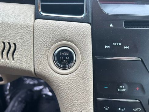 Used 2014 Ford Taurus Limited FWD image 21