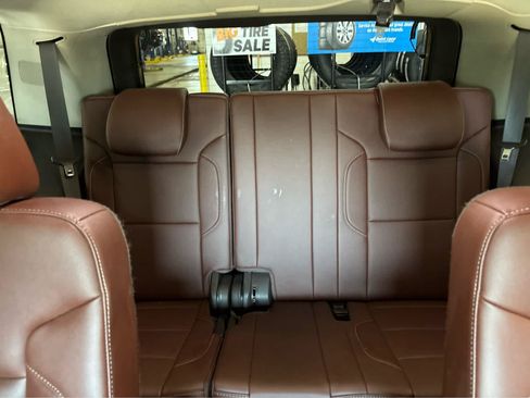 Used 2018 Chevrolet Tahoe Premier AWD/4WD image 37