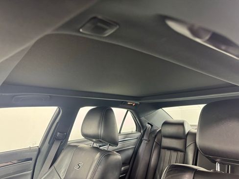 Used 2023 Chrysler 300 S RWD image 3