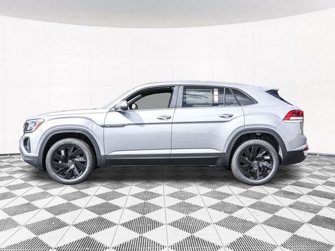 New 2026 Volkswagen Atlas Cross Sport SE image 19