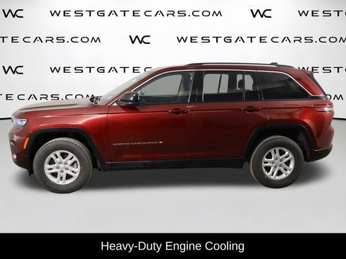 Used 2023 Jeep Grand Cherokee Laredo w/ Trailer Tow Prep Group (B) AWD/4WD image 5
