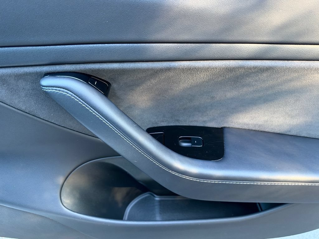 Used 2018 Tesla Model 3 Long Range RWD image 30