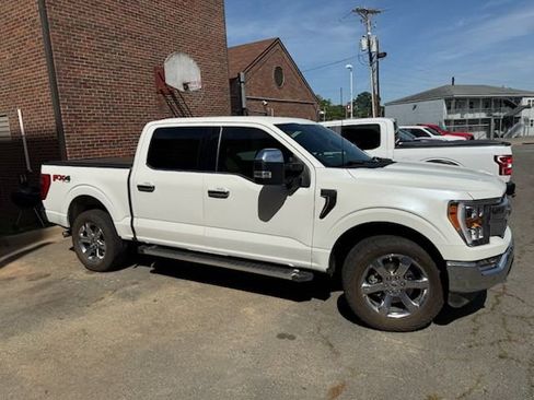 Used 2022 Ford F150 Lariat AWD/4WD image 2