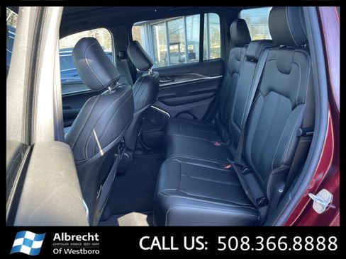 New 2026 Jeep Grand Cherokee Limited w/ Limited Altitude Package AWD/4WD image 12