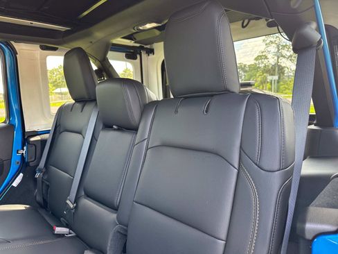 New 2025 Jeep Wrangler Sahara AWD/4WD image 13