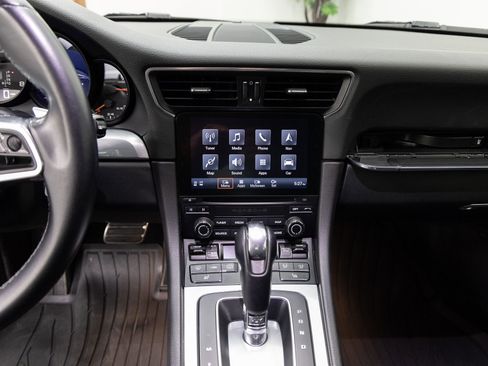 Used 2018 Porsche 911 Carrera image 17