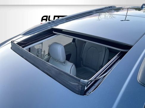 Used 2020 Chrysler Pacifica Limited FWD image 21