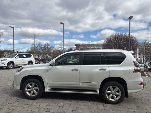 Used 2015 Lexus GX 460 w/ Navigation Package image 23