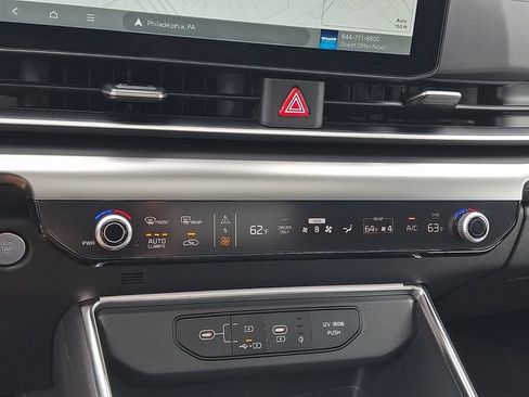 Used 2027 Kia Carnival SX w/ Dark Edition Package FWD image 15