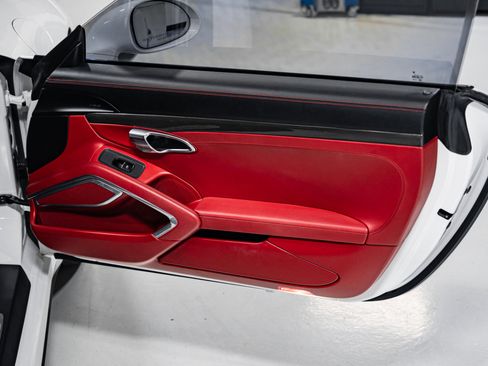 Used 2016 Porsche 911 Turbo S image 36