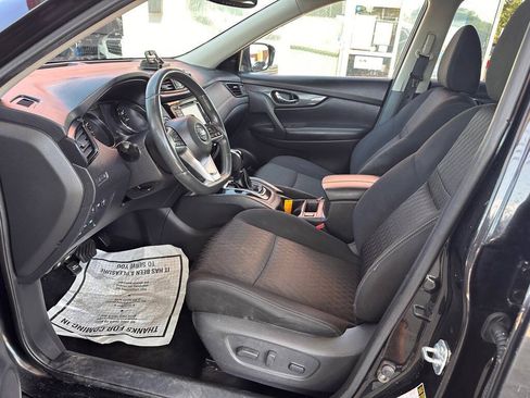 Used 2017 Nissan Rogue SV w/ SV Premium Package AWD/4WD image 15