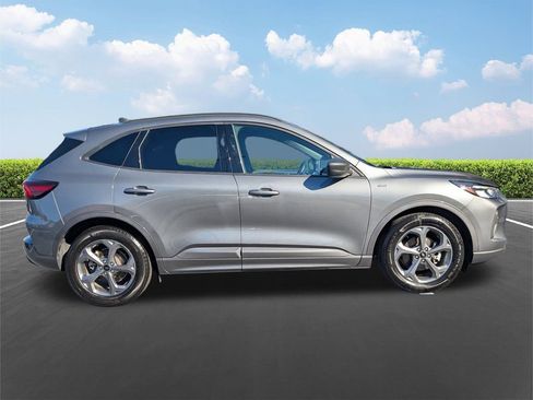 Used 2024 Ford Escape ST-Line image 3