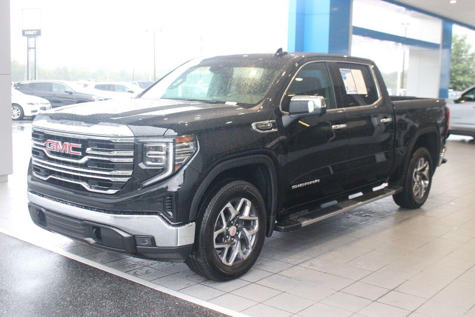 Used 2026 GMC Sierra 1500 SLT w/ SLT Premium Package RWD image 2