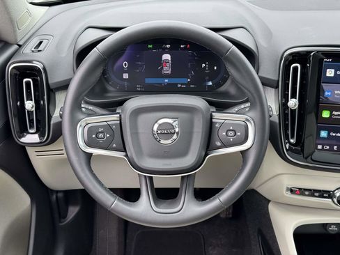 Certified 2023 Volvo XC40 B5 Plus w/ Protection Package Premier AWD/4WD image 15