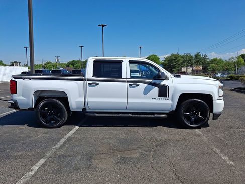 Used 2018 Chevrolet Silverado 1500 Custom w/ Custom Value Package AWD/4WD image 13