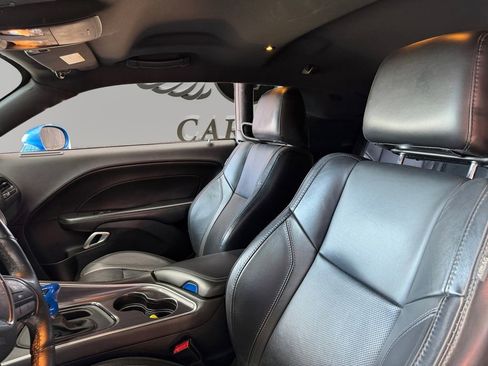 Used 2016 Dodge Challenger SXT Plus RWD image 9