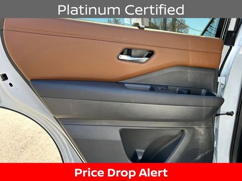 Certified 2025 Nissan Pathfinder Platinum AWD/4WD image 22