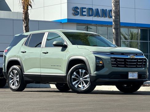 New 2026 Chevrolet Equinox LT image 2