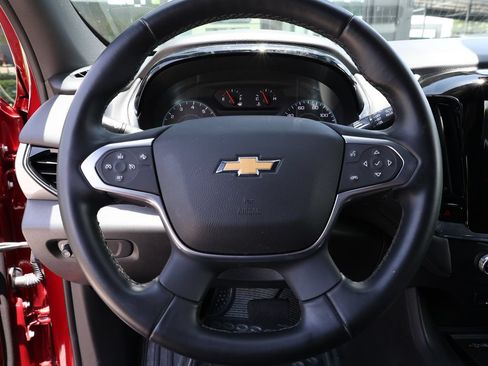 Used 2023 Chevrolet Traverse LT FWD image 32