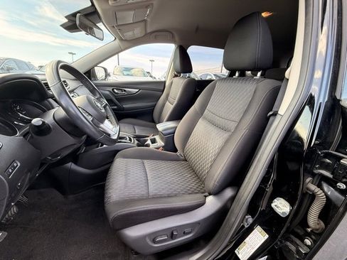 Certified 2019 Nissan Rogue SV image 13