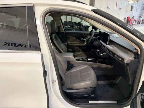 Used 2025 Lincoln Corsair FWD w/ Equipment Group 101A image 29