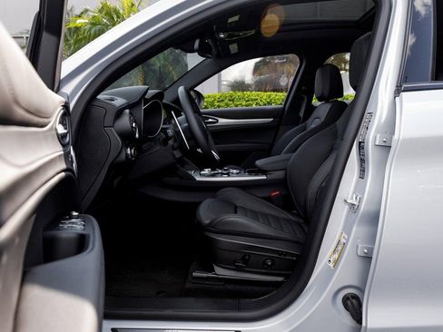 New 2025 Alfa Romeo Stelvio Sprint image 22