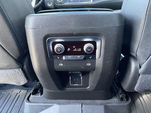 Used 2022 GMC Yukon XL Denali AWD/4WD image 41