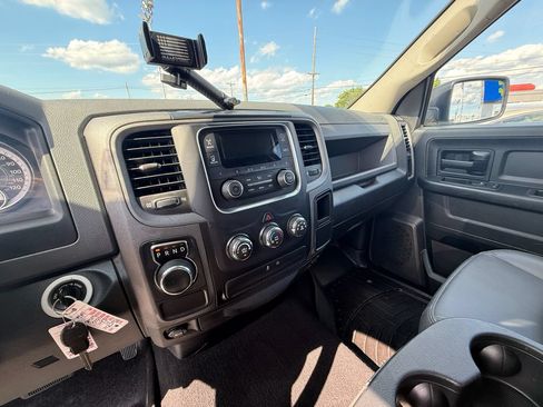 Used 2017 RAM 1500 Express RWD image 15