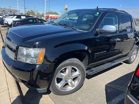 Used 2012 Chevrolet Avalanche LT w/ All-Star Edition image 3