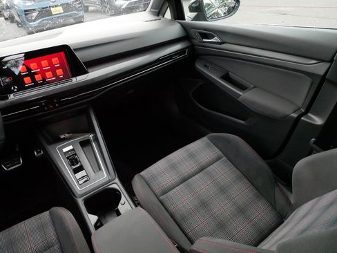 Certified 2022 Volkswagen GTI SE FWD image 11