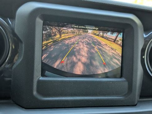 Used 2021 Jeep Wrangler Unlimited Sport AWD/4WD image 32