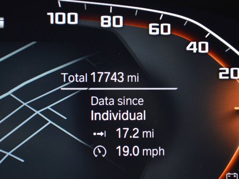 Certified 2025 BMW X4 M40i w/ Premium Package image 17