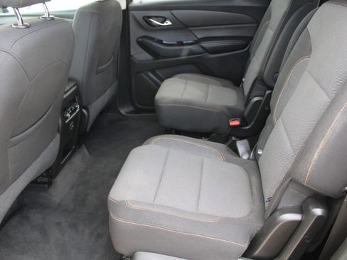Used 2018 Chevrolet Traverse LT FWD image 9
