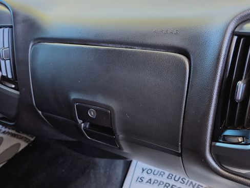 Used 2018 Chevrolet Silverado 1500 LT image 26