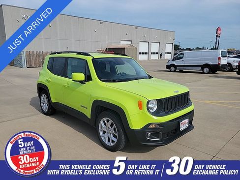 Used 2017 Jeep Renegade Latitude w/ Popular Equipment Group FWD image 1