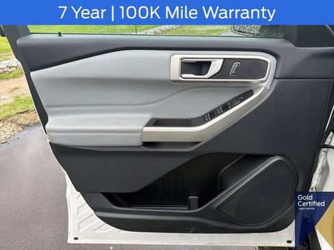 Used 2023 Ford Explorer XLT w/ Equipment Group 202A AWD/4WD image 29