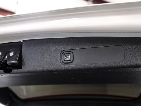 Used 2013 Cadillac Escalade Platinum RWD image 68