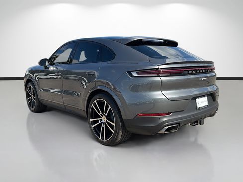 Used 2025 Porsche Cayenne Coupe image 5